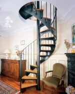 Лестница винтовая с деревянными ступенями "Честер"