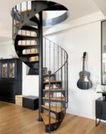 Лестница винтовая с деревянными ступенями "Честер" — изображение 2