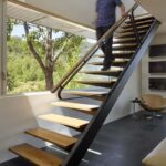 Лестница металлическая консольная  "Шале"