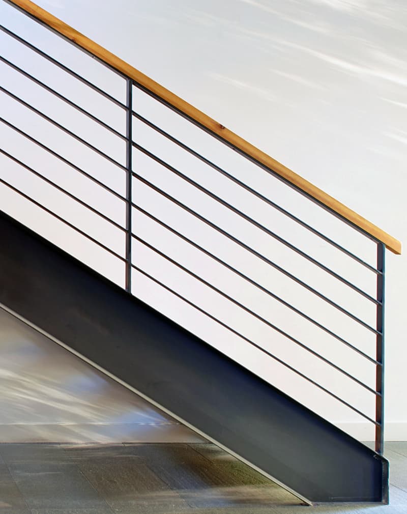 Gorizont_D_rail_1.jpg Перила с деревянными поручнями "Директ" — изображение 1