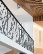 Перила с деревянным поручнем "Нитки Д" — изображение 2