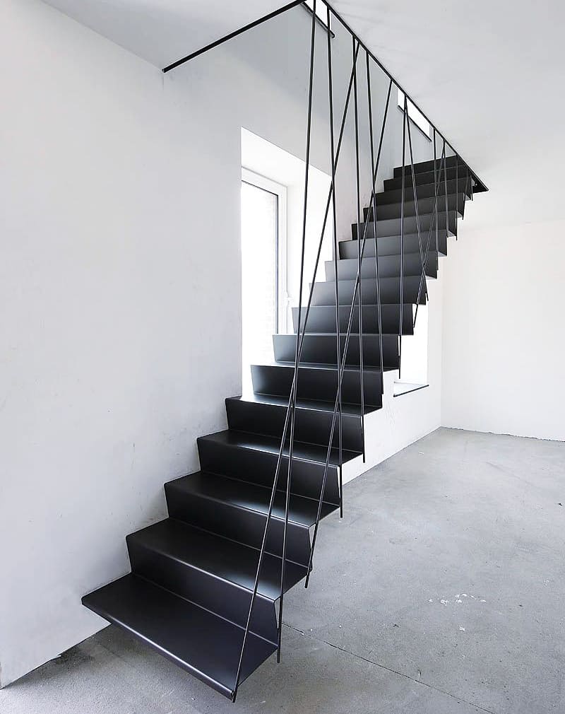 Kniting_stair3.jpg Лестница металлическая подвесная "Нитки" — изображение 1