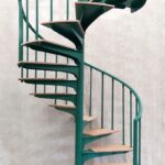 Лестница винтовая на металлокаркасе "Ретро"