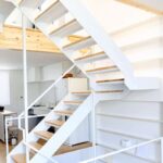 Лестница маршевая на металлокаркасе "Сканди"