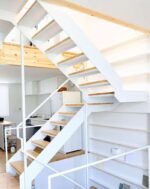 Лестница маршевая на металлокаркасе "Сканди"