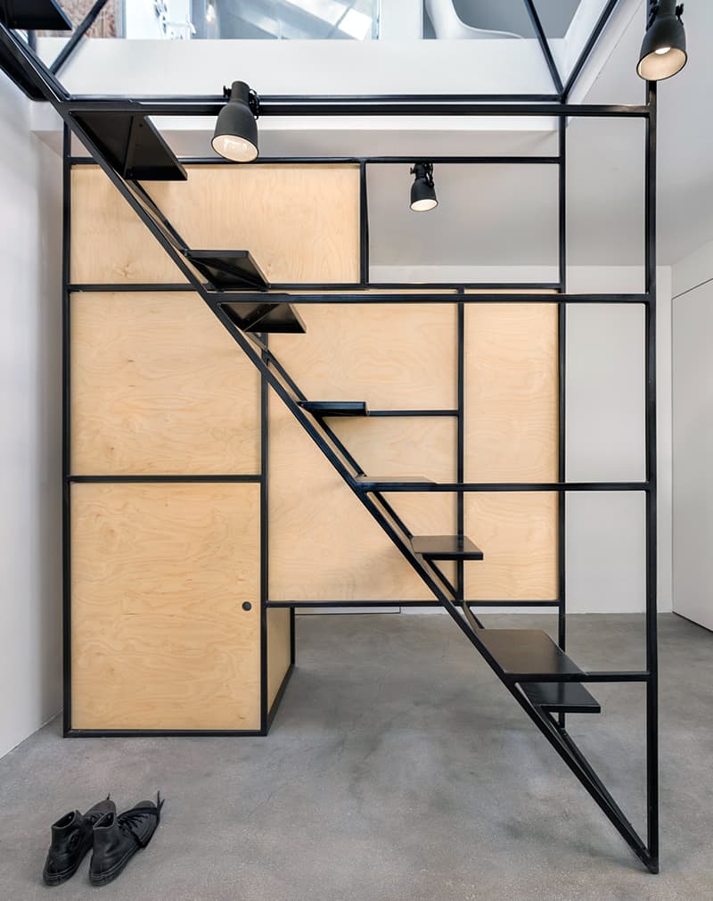 Ugol_stair_1.jpg Лестница металлическая минимализм "Угол" — изображение 1