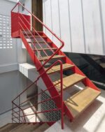 Лестница индустриальная на тетиве "Эскейп"